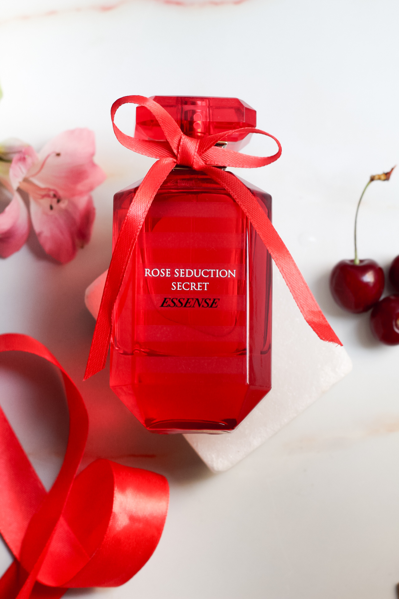  عطر بامبشل اینتنس ویکتوریا سکرت 100 میل ROSE SEDUCTION SECRET ESSENSE 