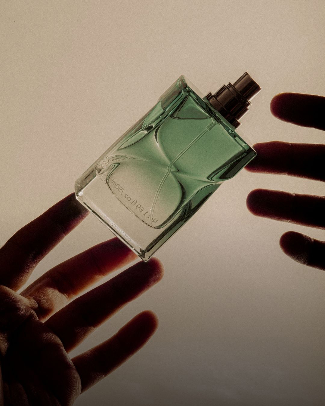 عطر مردانه خنک و شیک برای روزهای داغ تابستان